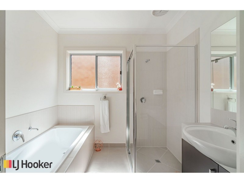 9 Redheugh Street, Craigieburn VIC 3064