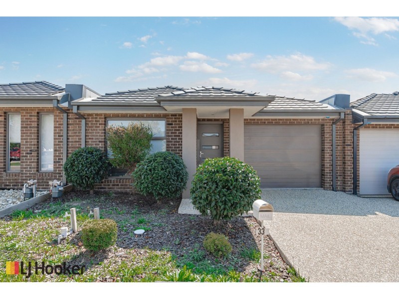 33 Highfield Drive, Mickleham VIC 3064