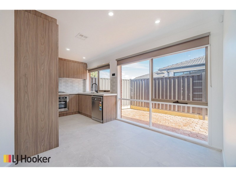 1/41 Dorchester Street, Craigieburn VIC 3064