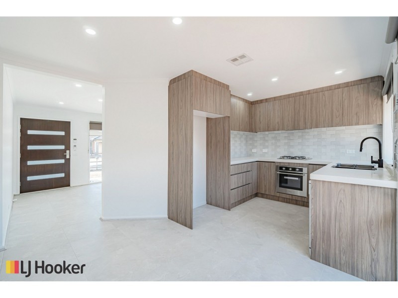 1/41 Dorchester Street, Craigieburn VIC 3064