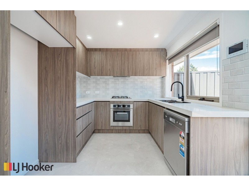 1/41 Dorchester Street, Craigieburn VIC 3064