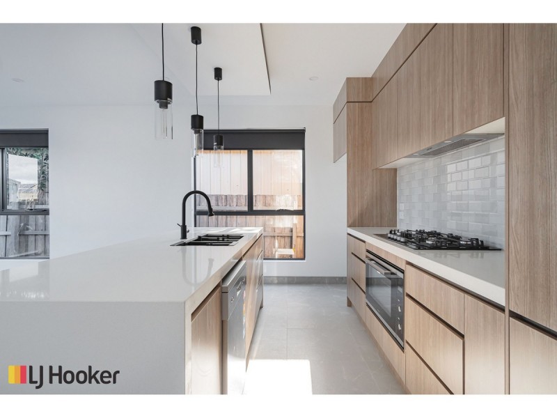 2/41 Dorchester Street, Craigieburn VIC 3064