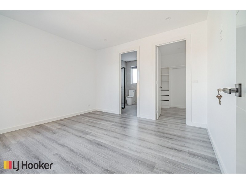 2/41 Dorchester Street, Craigieburn VIC 3064