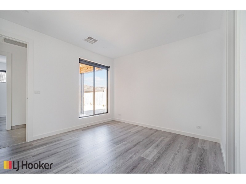 2/41 Dorchester Street, Craigieburn VIC 3064