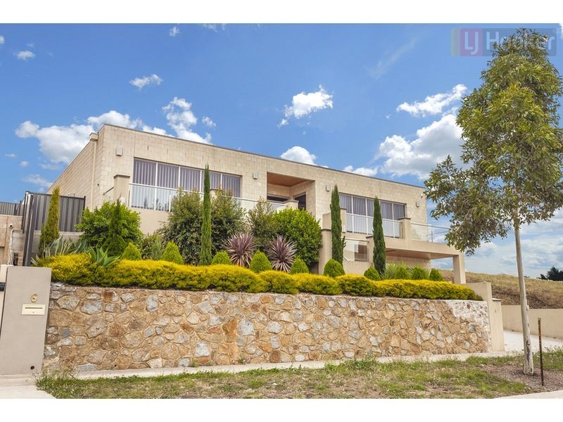 4 Hawkstowe Crescent (Greenvale), Roxburgh Park VIC 3064
