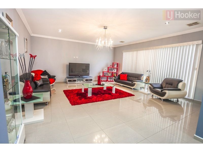 4 Hawkstowe Crescent (Greenvale), Roxburgh Park VIC 3064