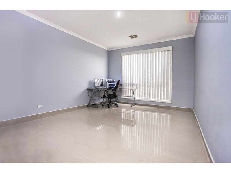4 Hawkstowe Crescent (Greenvale), Roxburgh Park VIC 3064