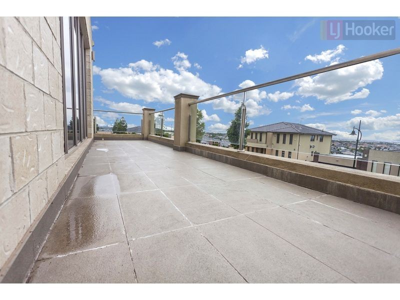 4 Hawkstowe Crescent (Greenvale), Roxburgh Park VIC 3064
