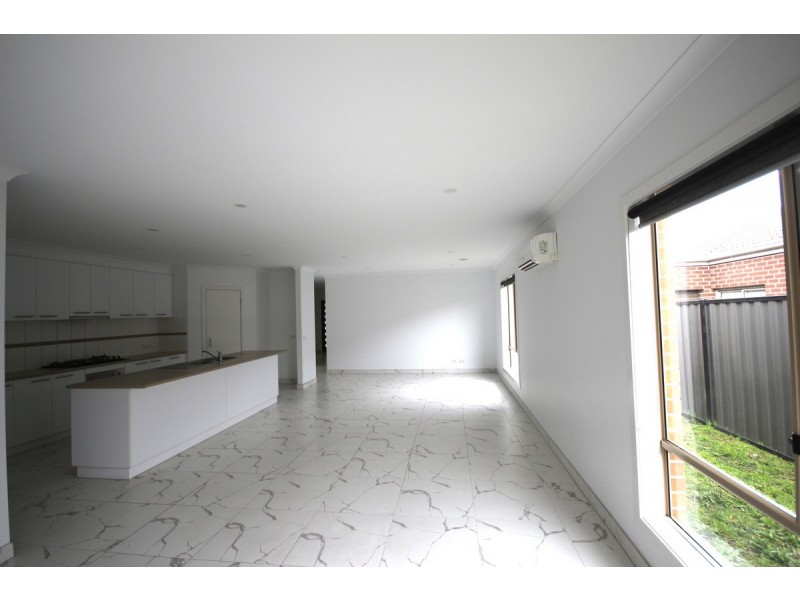 5 Pearce Way, Craigieburn VIC 3064