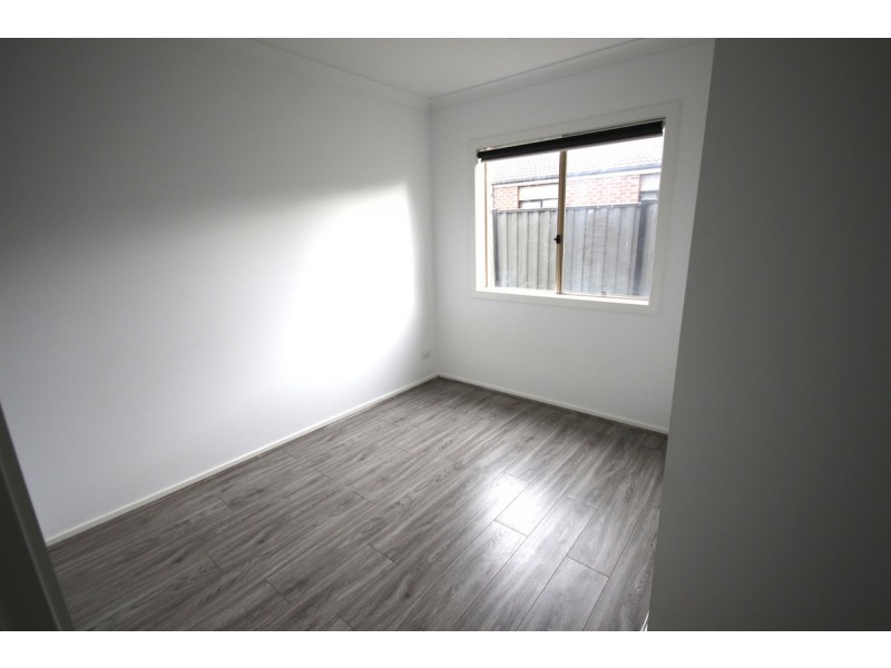 5 Pearce Way, Craigieburn VIC 3064