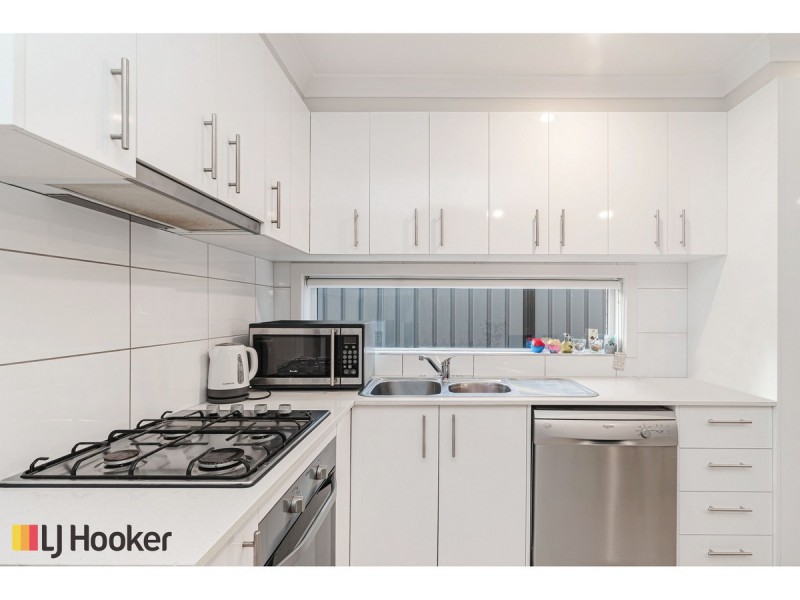 28 Loudon Circuit, Craigieburn VIC 3064