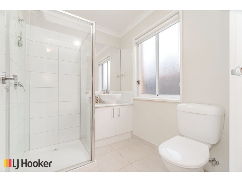 28 Loudon Circuit, Craigieburn VIC 3064