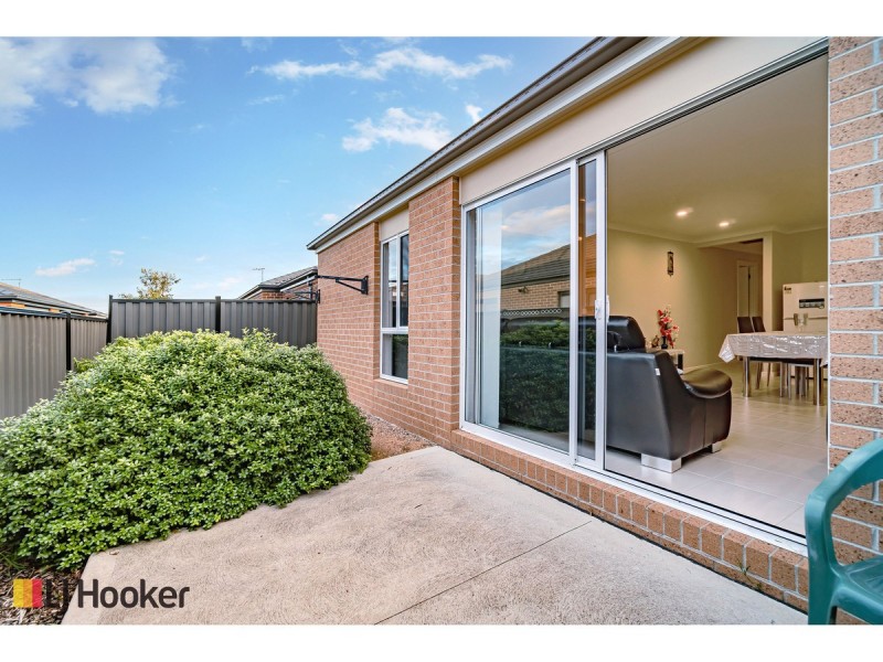 28 Loudon Circuit, Craigieburn VIC 3064