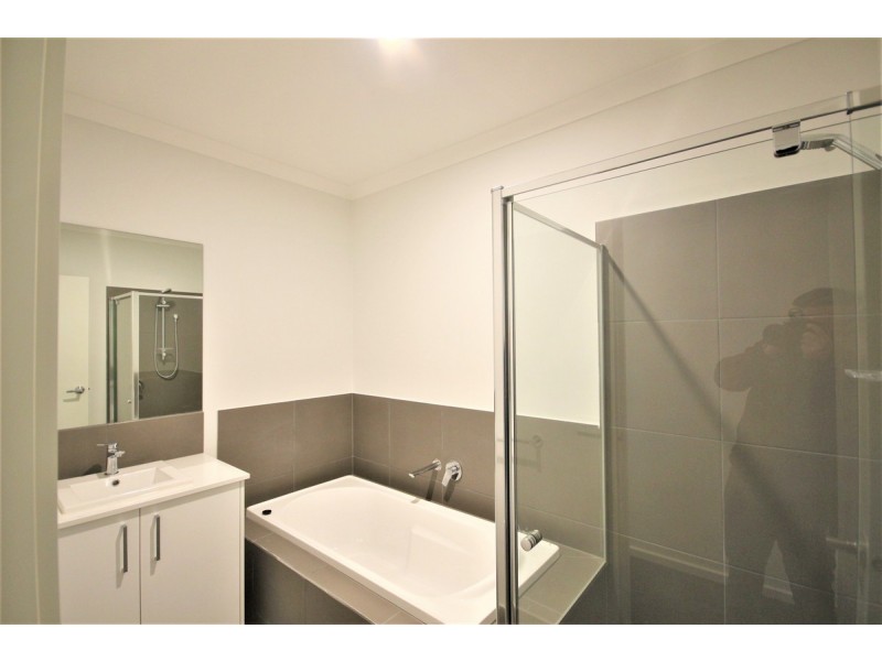 10 Luppino Street, Donnybrook VIC 3064