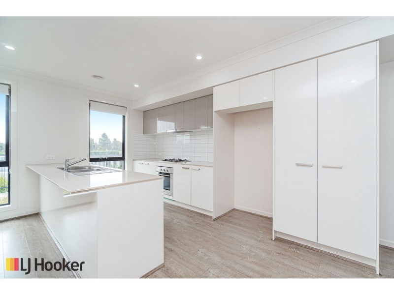825 Aitken Boulevard, Craigieburn VIC 3064