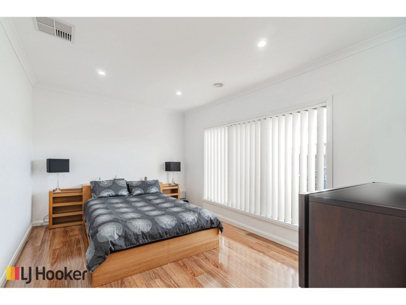1 Hinter Way, Roxburgh Park VIC 3064