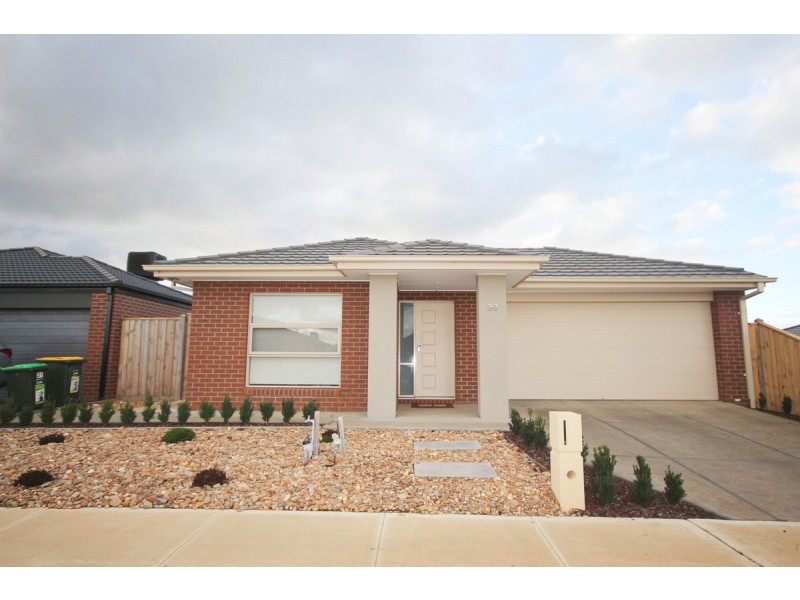 33 Stettler Boulevard, Mickleham VIC 3064