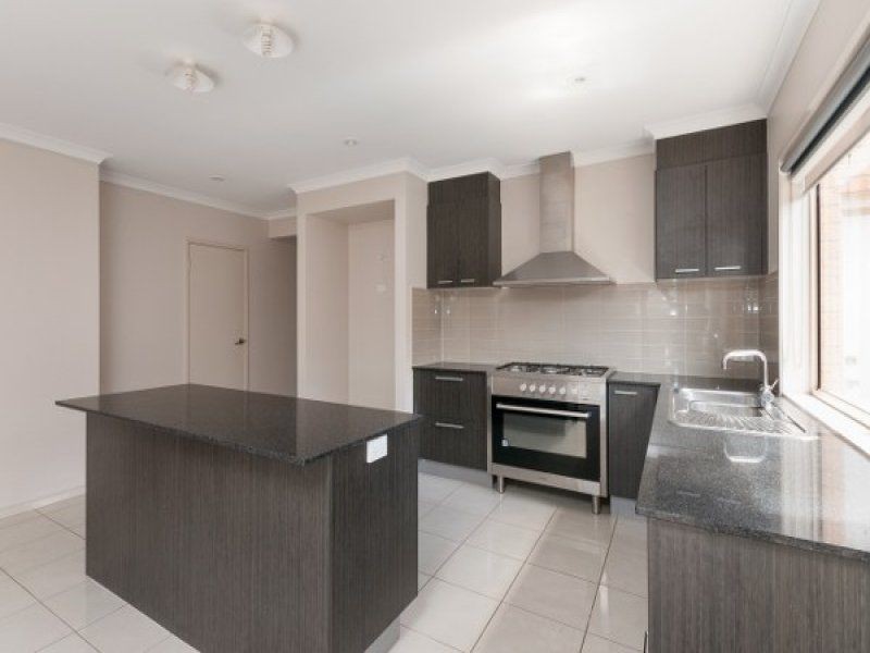 10 Eveline Street, Craigieburn VIC 3064