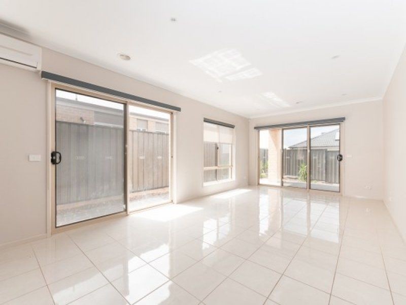 10 Eveline Street, Craigieburn VIC 3064