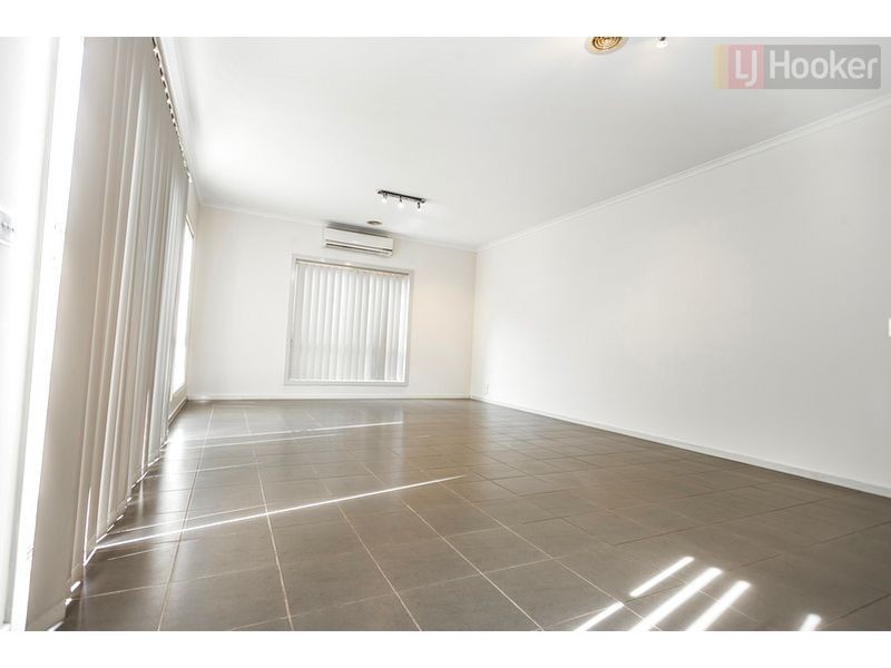 3 Yorkshire Terrace, Craigieburn VIC 3064