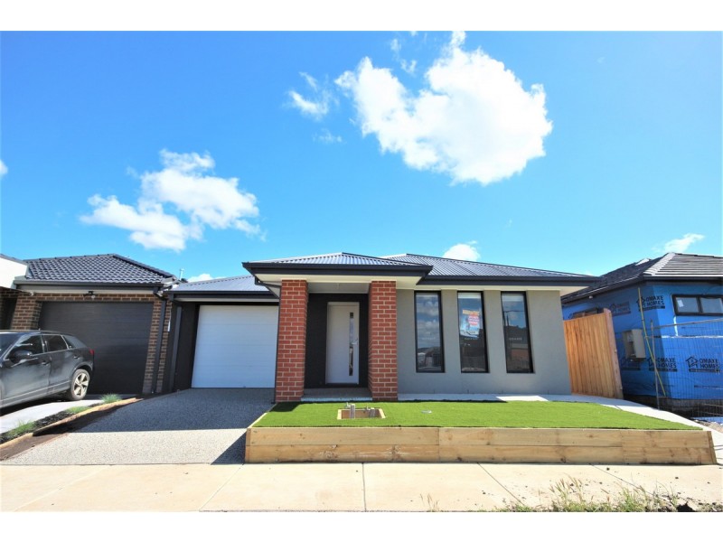 43 Rochford Drive, Donnybrook VIC 3064