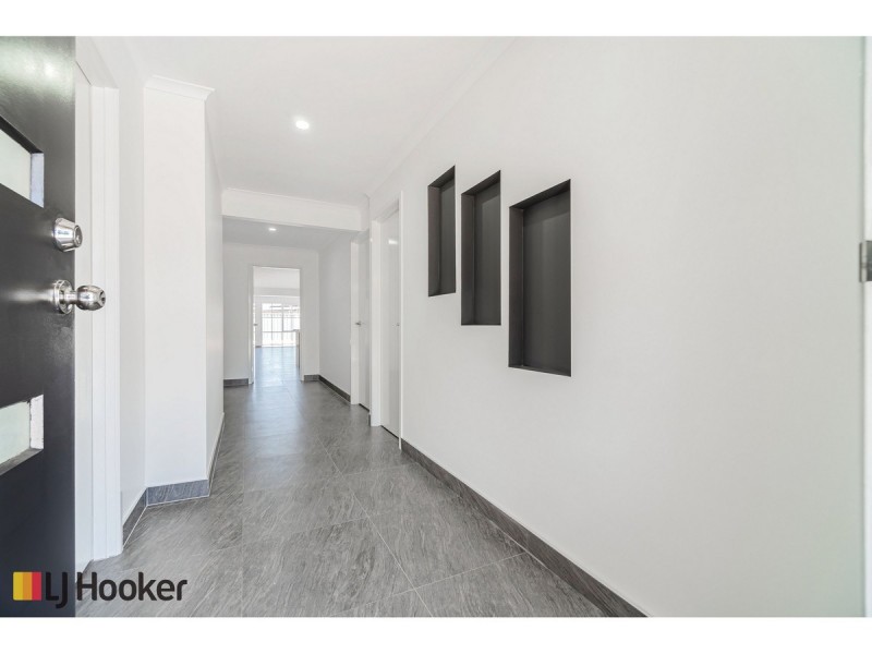 49 Dorchester Street, Craigieburn VIC 3064