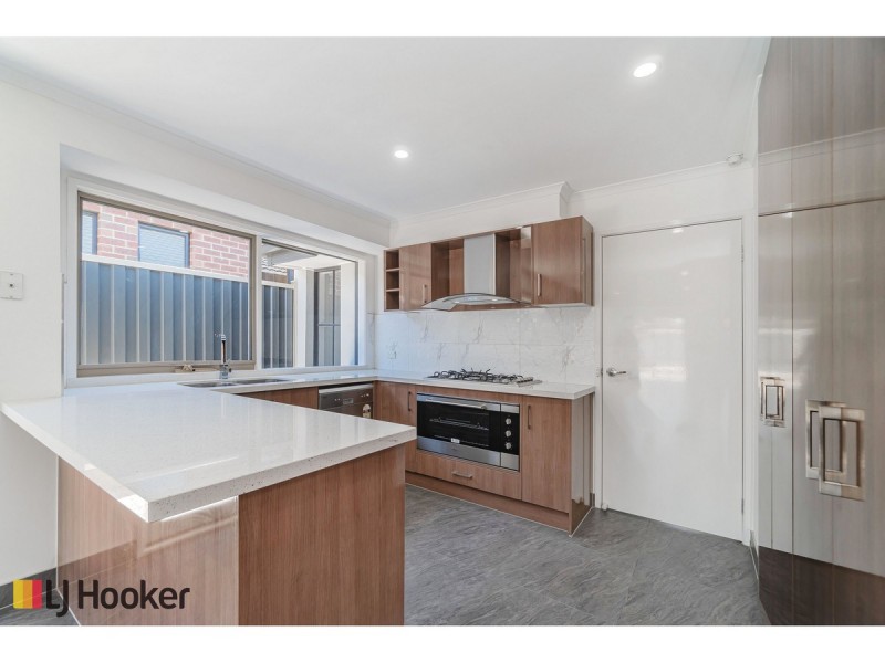 49 Dorchester Street, Craigieburn VIC 3064