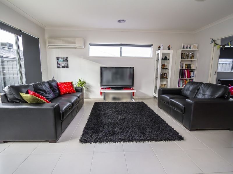 5 Rockwall Dr, Craigieburn VIC 3064