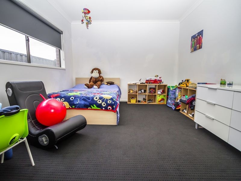 5 Rockwall Dr, Craigieburn VIC 3064