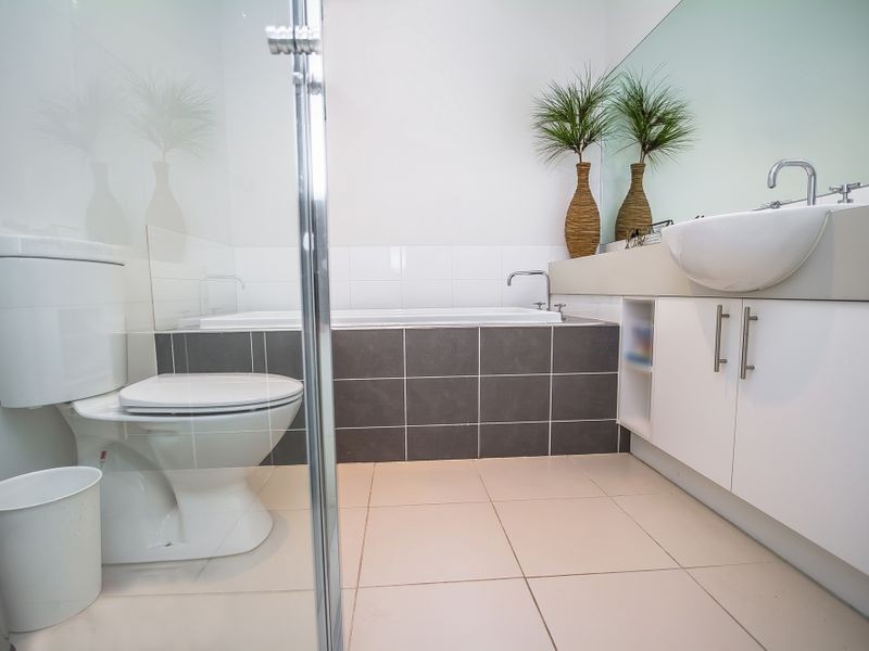 5 Rockwall Dr, Craigieburn VIC 3064