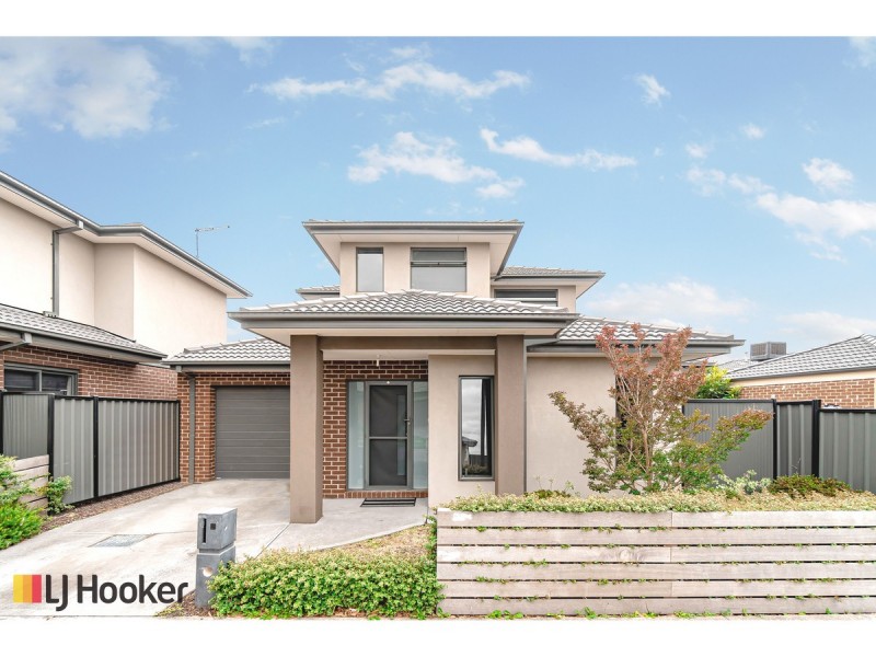 8 Fame Way, Craigieburn VIC 3064