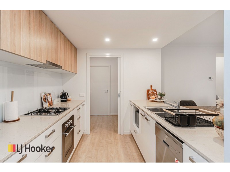 98 Regatta Drive, Craigieburn VIC 3064