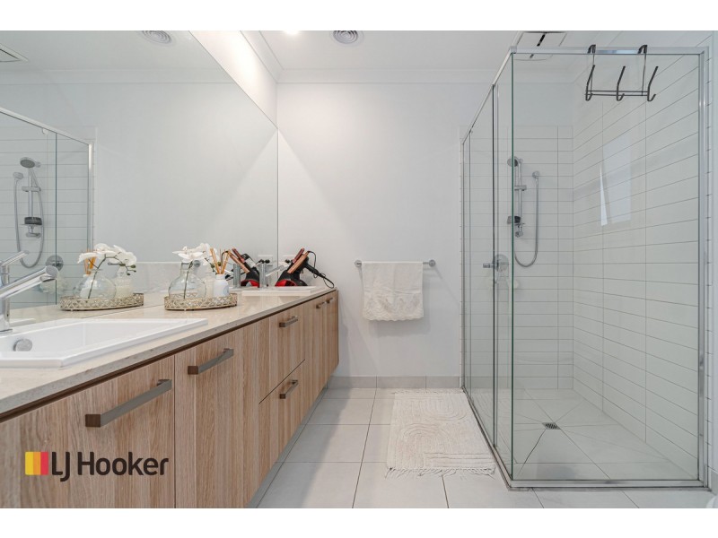 98 Regatta Drive, Craigieburn VIC 3064