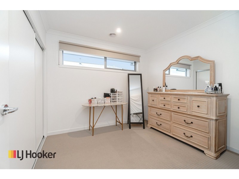 98 Regatta Drive, Craigieburn VIC 3064