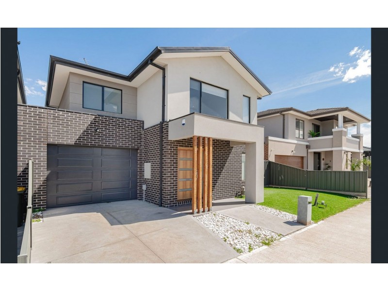 12 Stonewood Street, Roxburgh Park VIC 3064