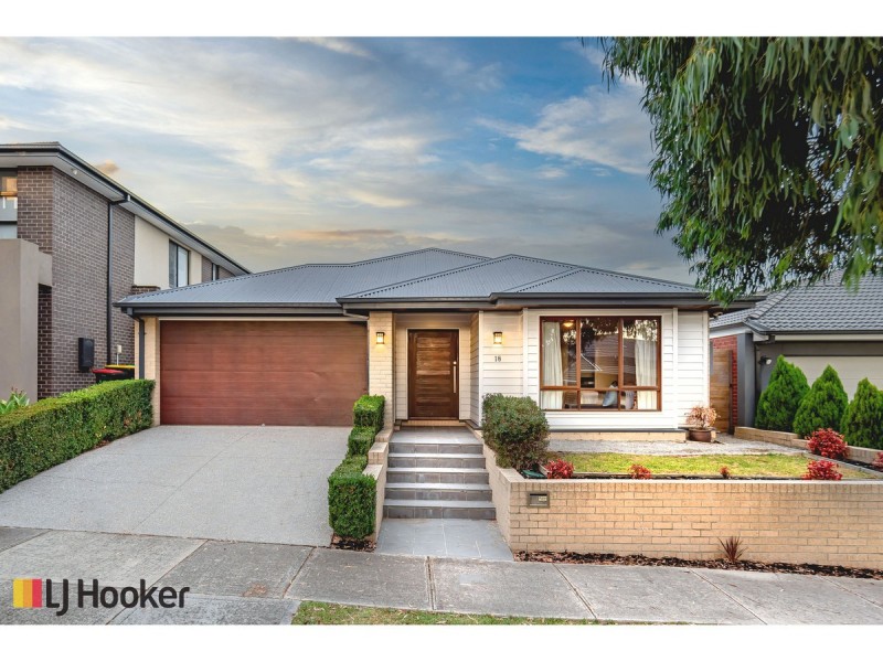 18 Samos Drive, Greenvale VIC 3059