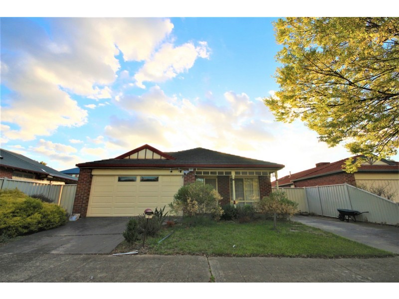 4 Waterbury Turn, Craigieburn VIC 3064