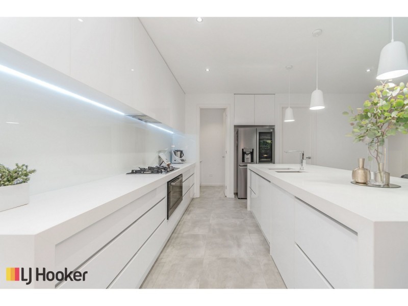 34 Clarendon Avenue, Craigieburn VIC 3064