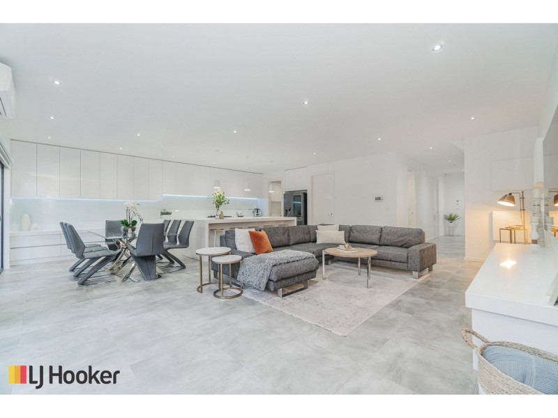 34 Clarendon Avenue, Craigieburn VIC 3064