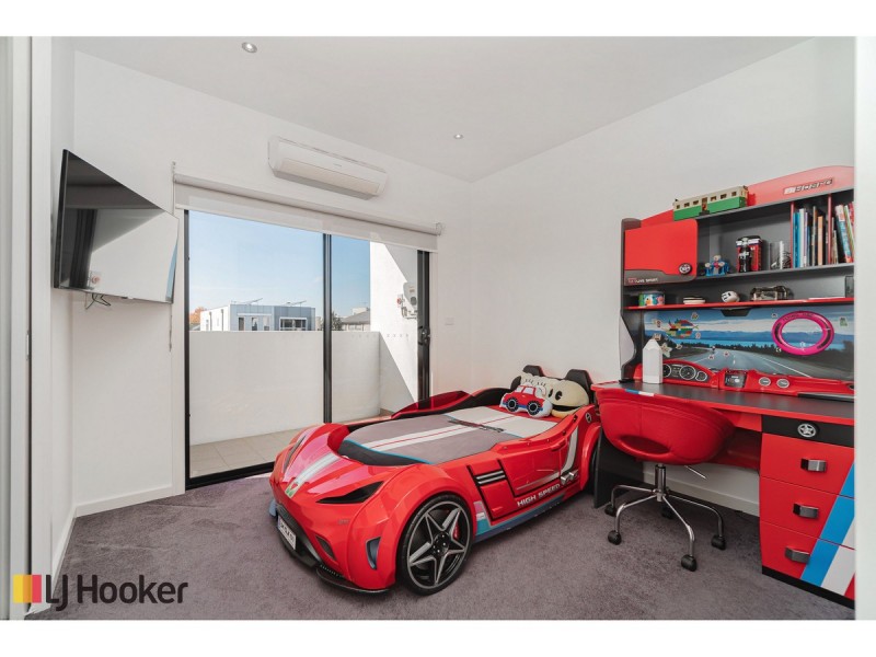 34 Clarendon Avenue, Craigieburn VIC 3064