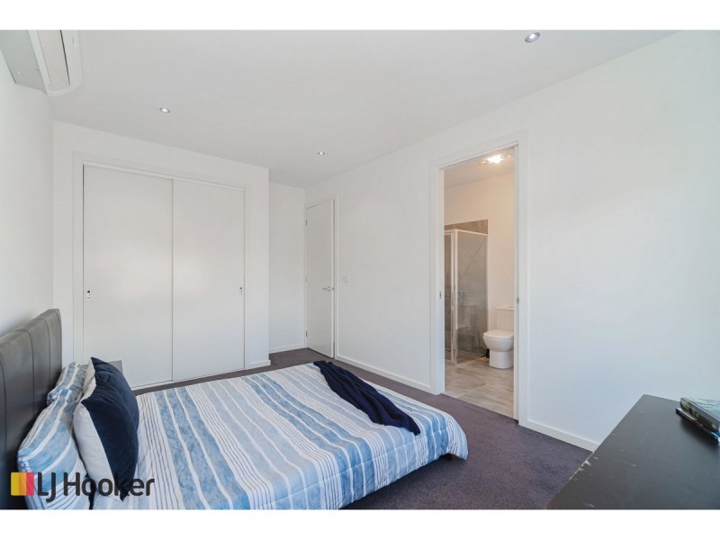 34 Clarendon Avenue, Craigieburn VIC 3064