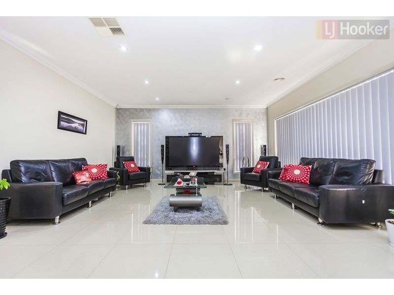 1 Jirrahlinga Terrace, Craigieburn VIC 3064