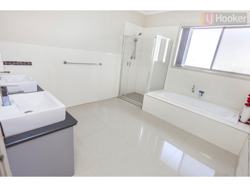 1 Jirrahlinga Terrace, Craigieburn VIC 3064