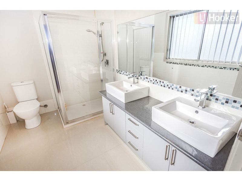 1 Jirrahlinga Terrace, Craigieburn VIC 3064