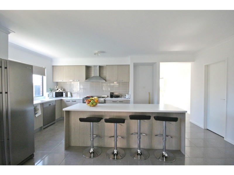 4 Season Way, Craigieburn VIC 3064