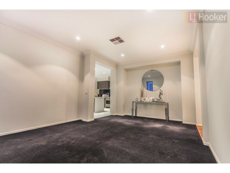 8 Cheetham Terrace (Greenvale), Roxburgh Park VIC 3064