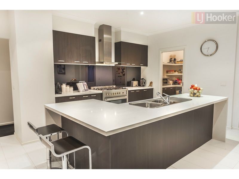 8 Cheetham Terrace (Greenvale), Roxburgh Park VIC 3064