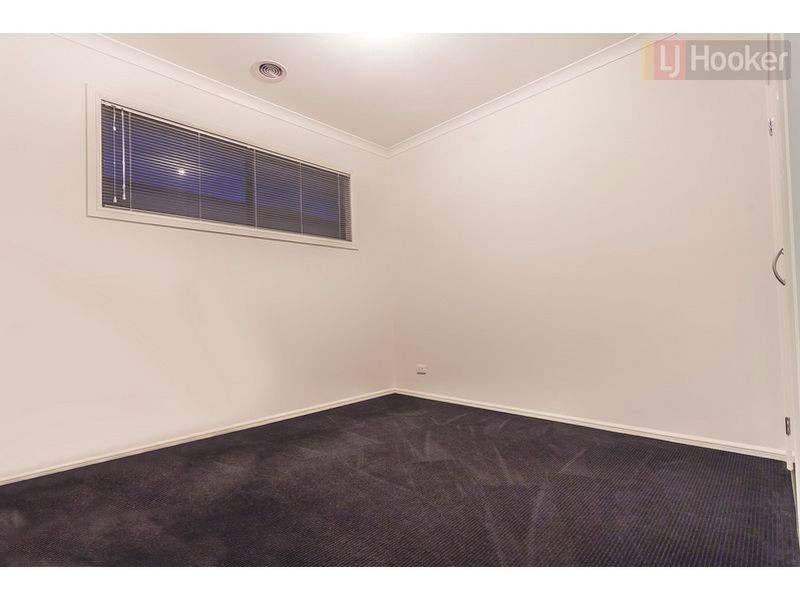 8 Cheetham Terrace (Greenvale), Roxburgh Park VIC 3064