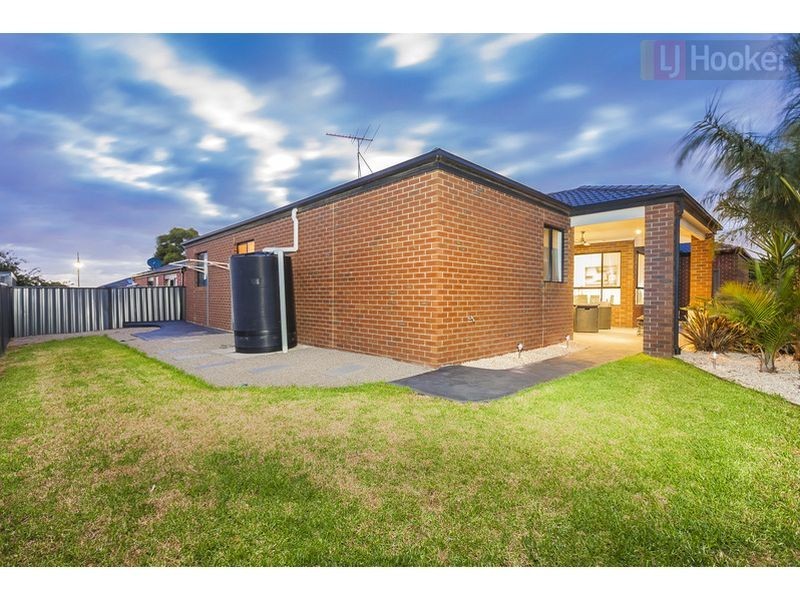 8 Cheetham Terrace (Greenvale), Roxburgh Park VIC 3064
