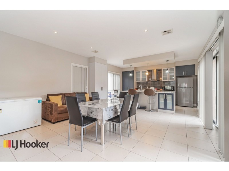 2 Acland Street, Craigieburn VIC 3064